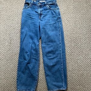 Levi’s Baggy Dad Jeans.